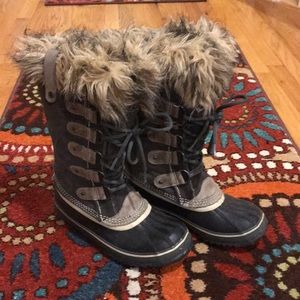 joan of arctic sorel boots